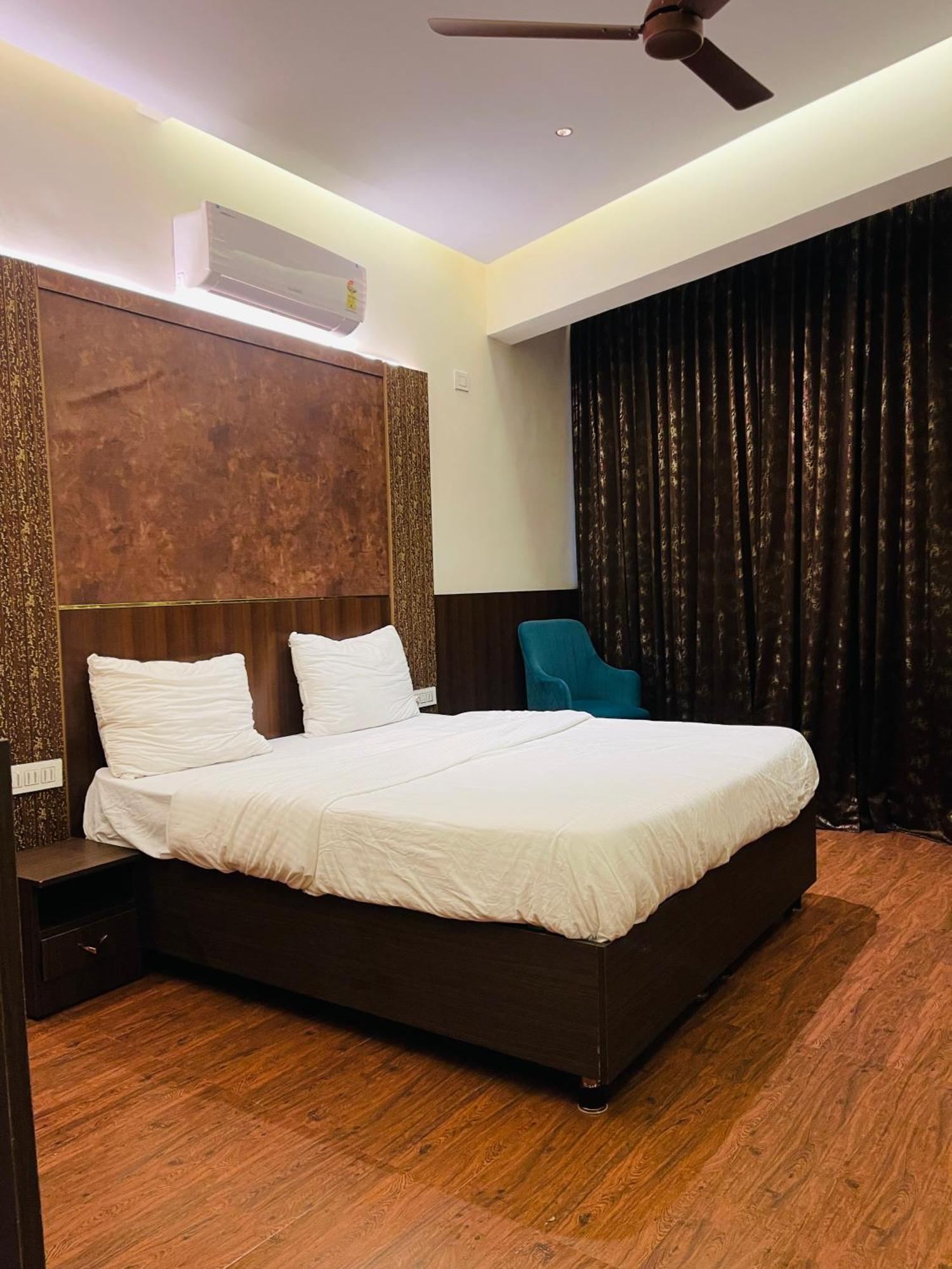 The Taaj Inn Bangalore Buitenkant foto