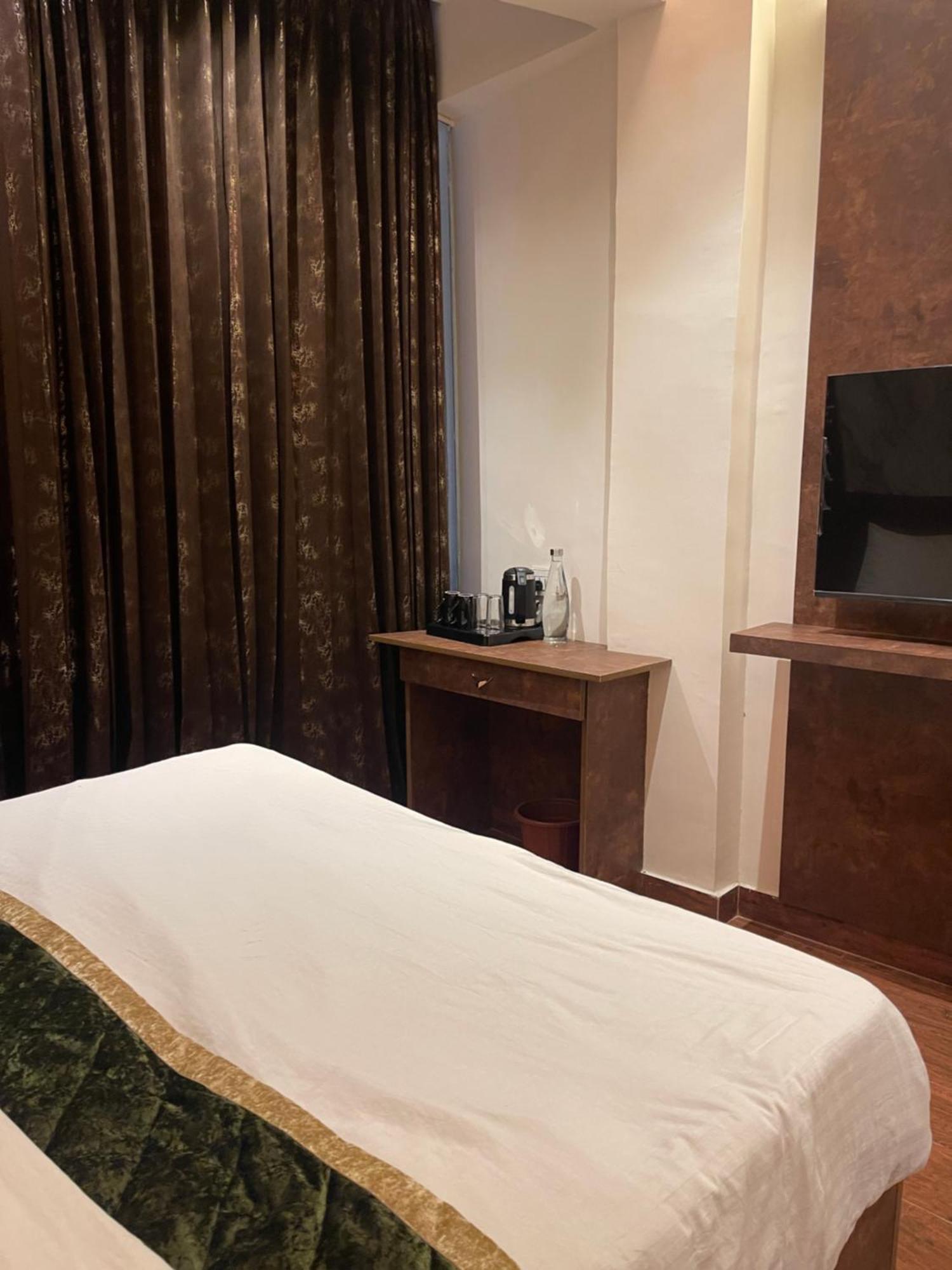 The Taaj Inn Bangalore Buitenkant foto