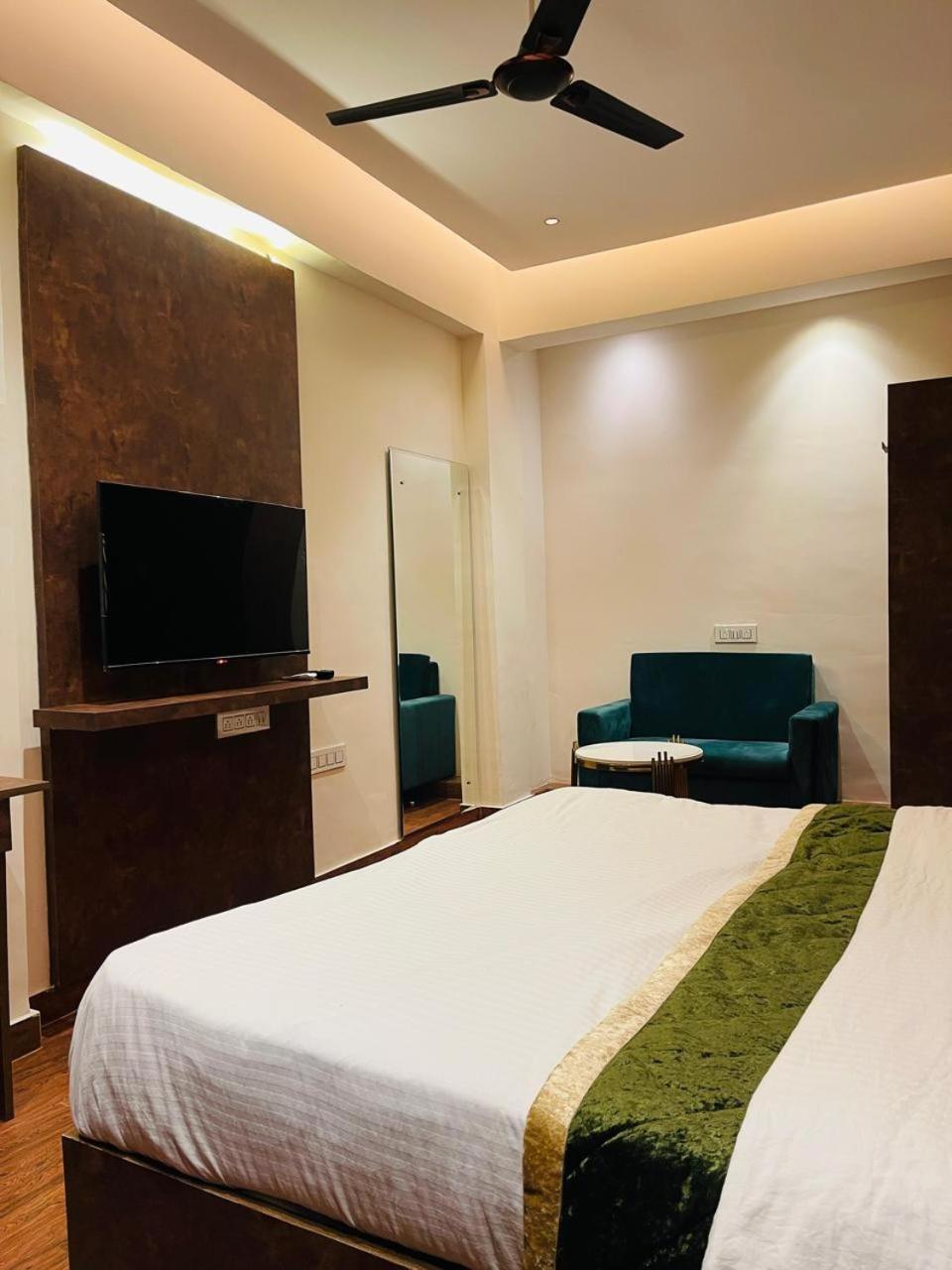 The Taaj Inn Bangalore Buitenkant foto