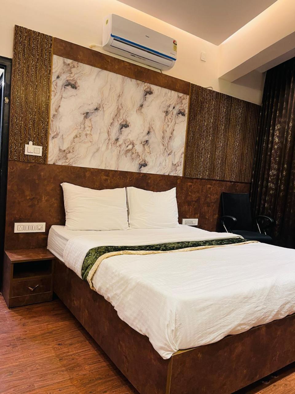 The Taaj Inn Bangalore Buitenkant foto