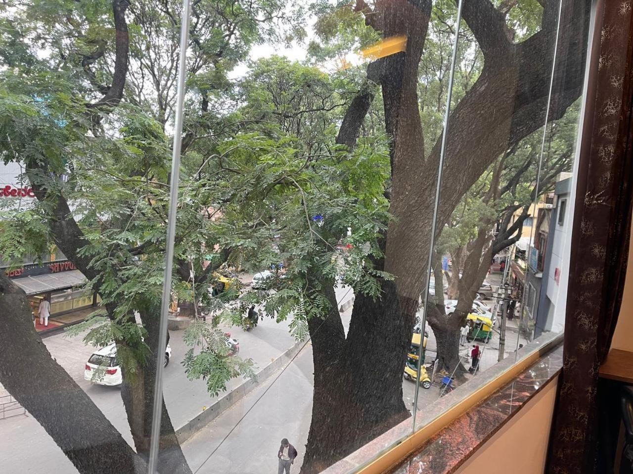 The Taaj Inn Bangalore Buitenkant foto
