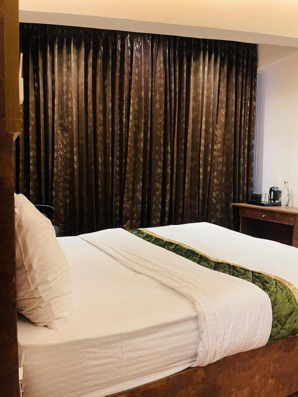 The Taaj Inn Bangalore Buitenkant foto